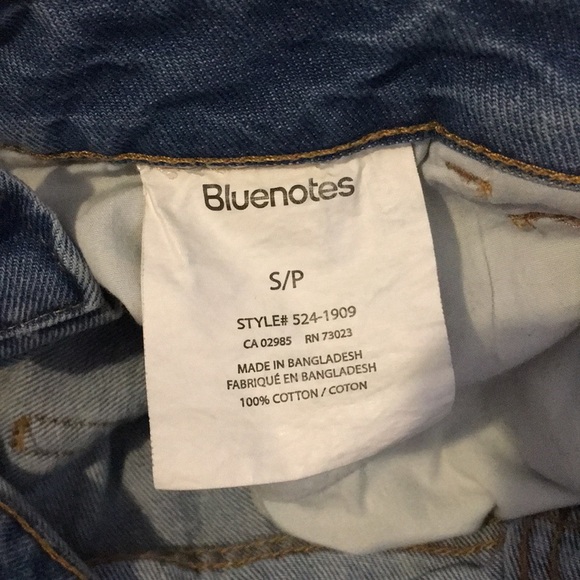 Light wash distressed denim overalls shorts - Picture 9 of 9